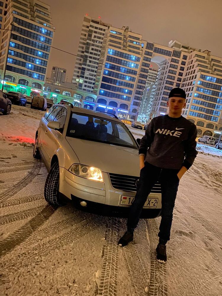  27718541  Denis, 27 ,    