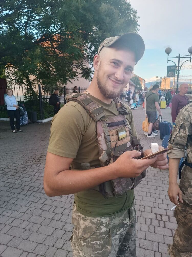  ,   Nik, 31 ,   ,   