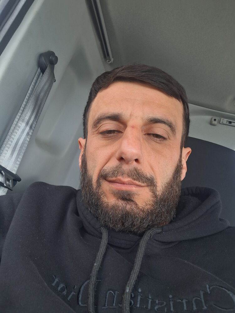   ,   Arsen, 35 ,   ,   , 