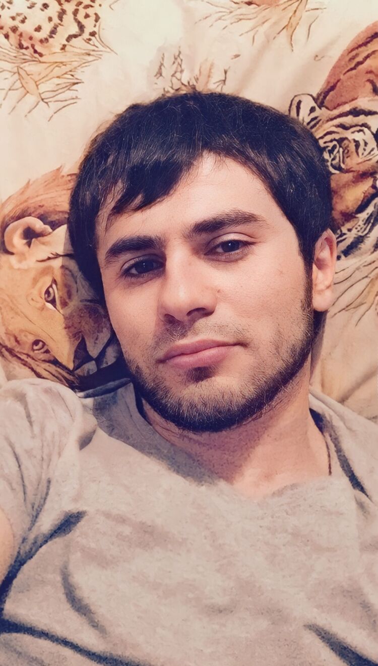  ,   Ali, 32 ,   ,   