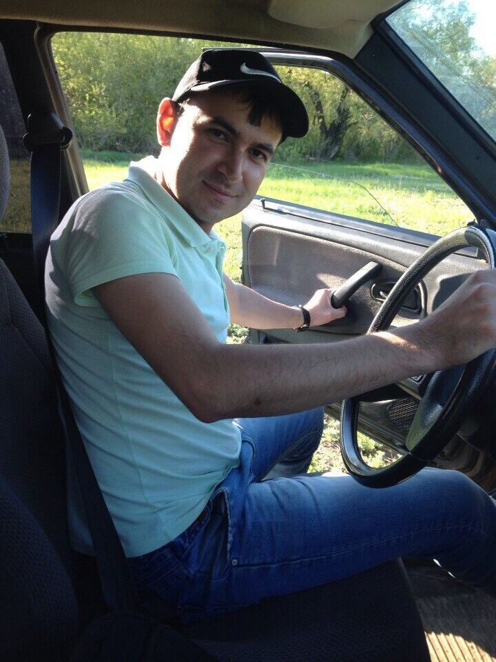  20868901  Ruslan, 38 ,    