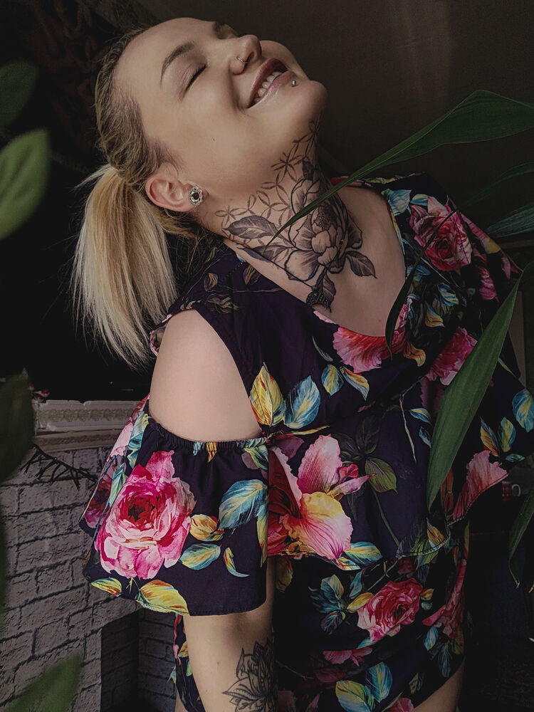  ,   Lada, 25 ,   ,   