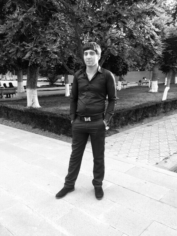  48295661  Arsen, 21 ,    