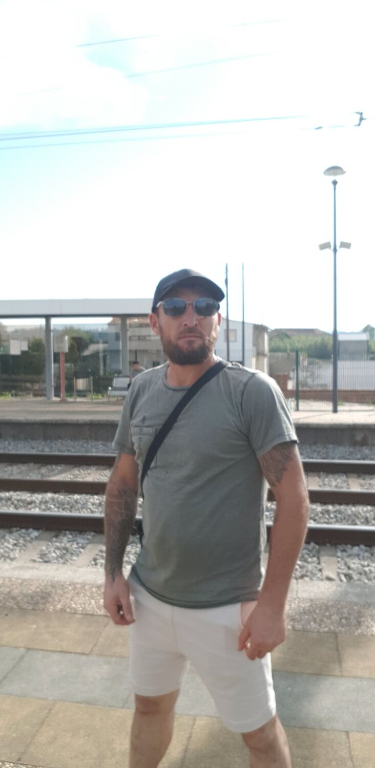 Queluz de Baixo,   Nicu, 41 ,   ,   , 