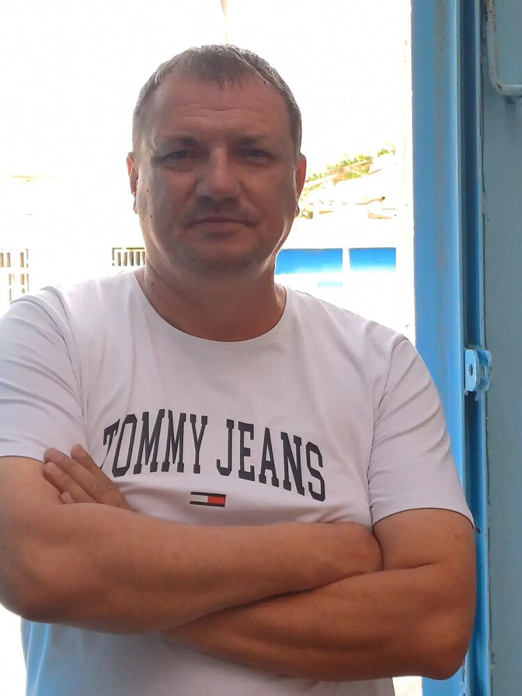  48351081  Leon, 47 ,    -