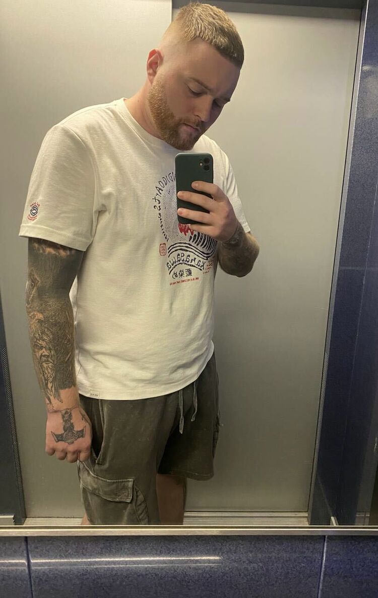  38240301  Nikita, 30 ,    