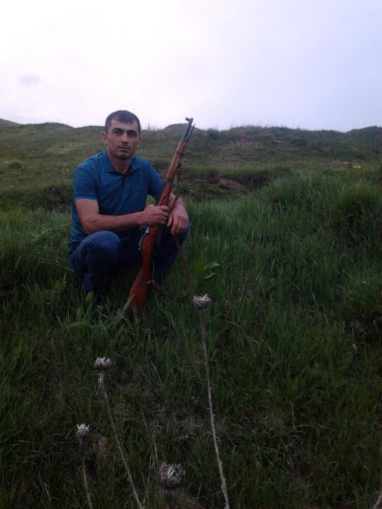  16722481  Davit, 51 ,    