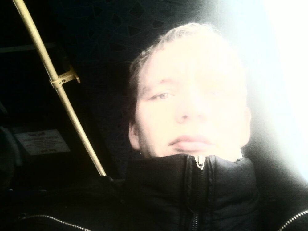  15327841  Serhii, 37 ,    -