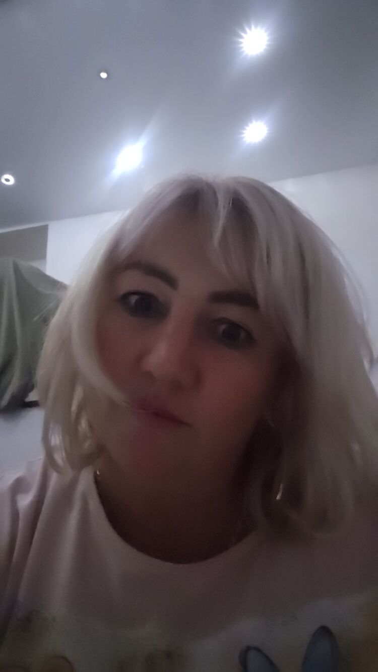  38051831  Lily, 47 ,     