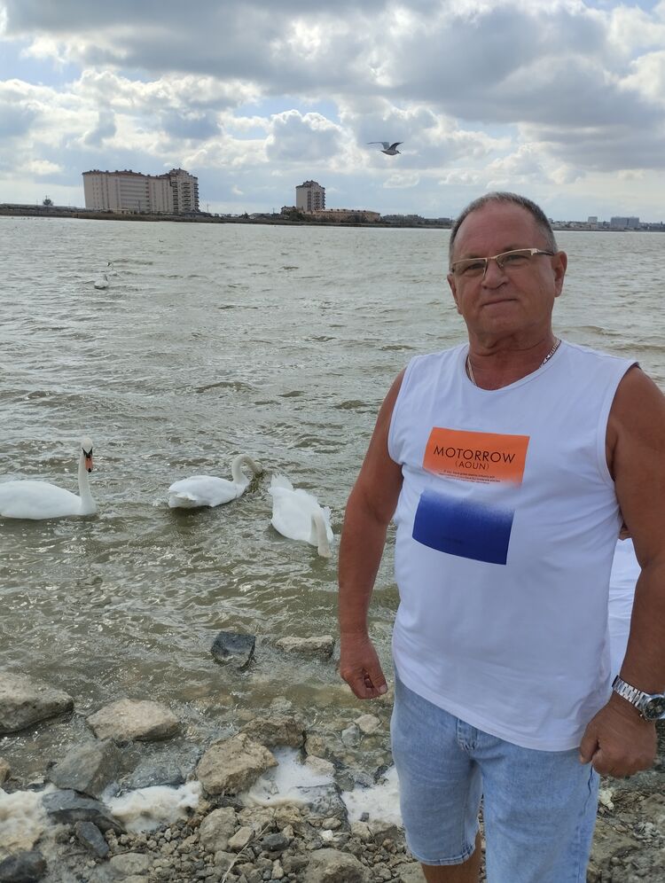  53411431  Andriy, 58 ,    