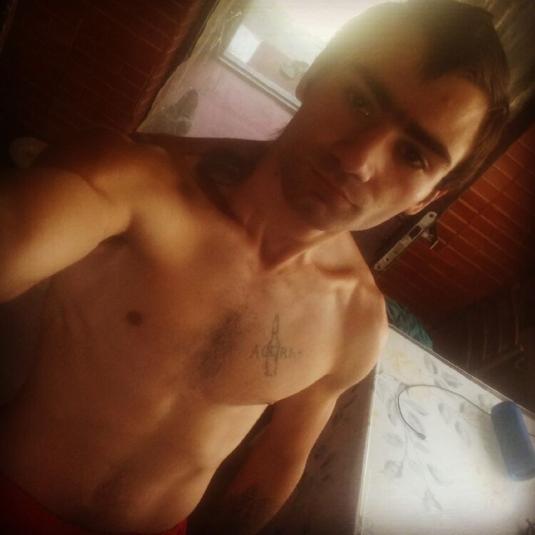  19008391  Artur, 30 ,    