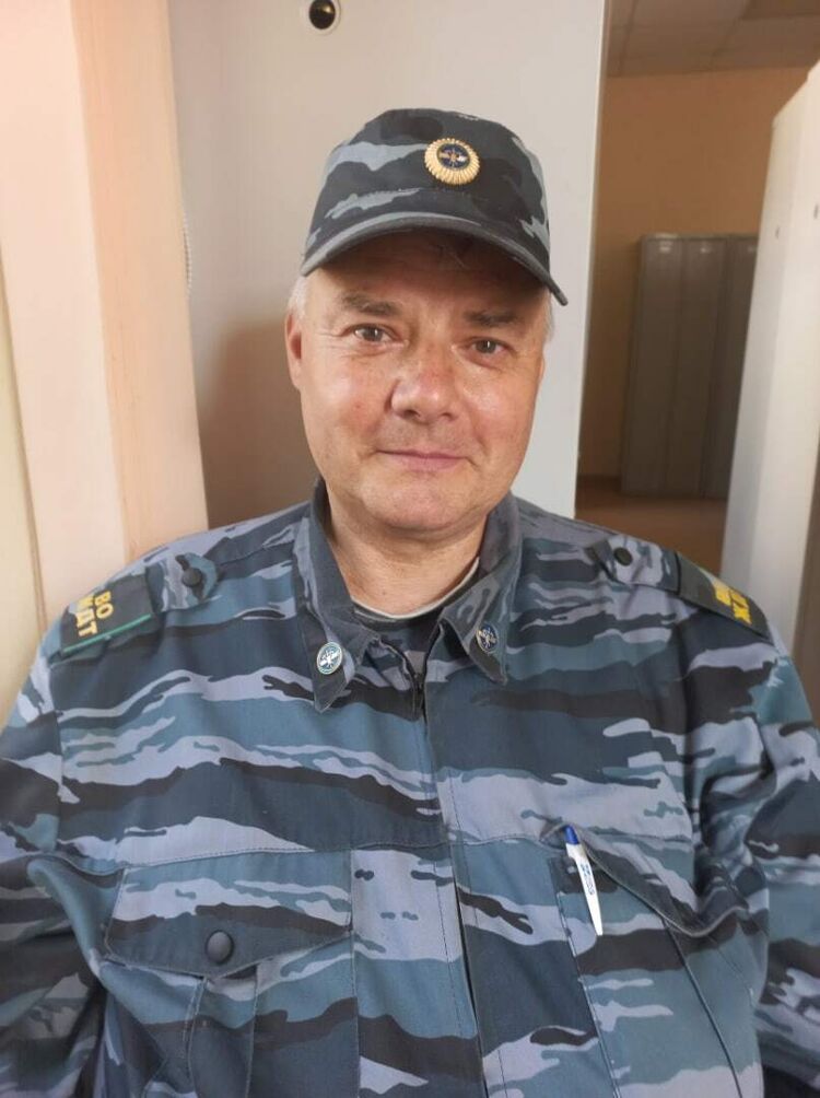  35756711  Igor, 65 ,    