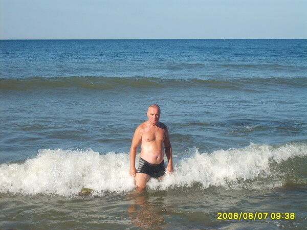  8165681  Vladimir, 69 ,    