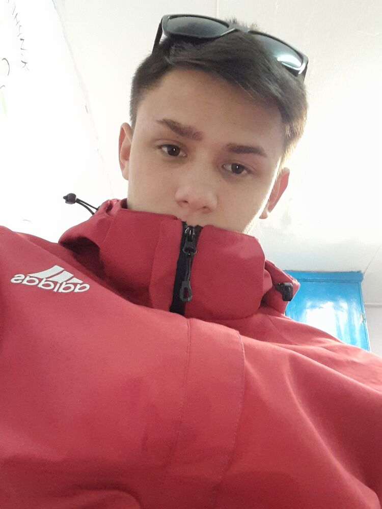  27070851  Ruslan, 21 ,    