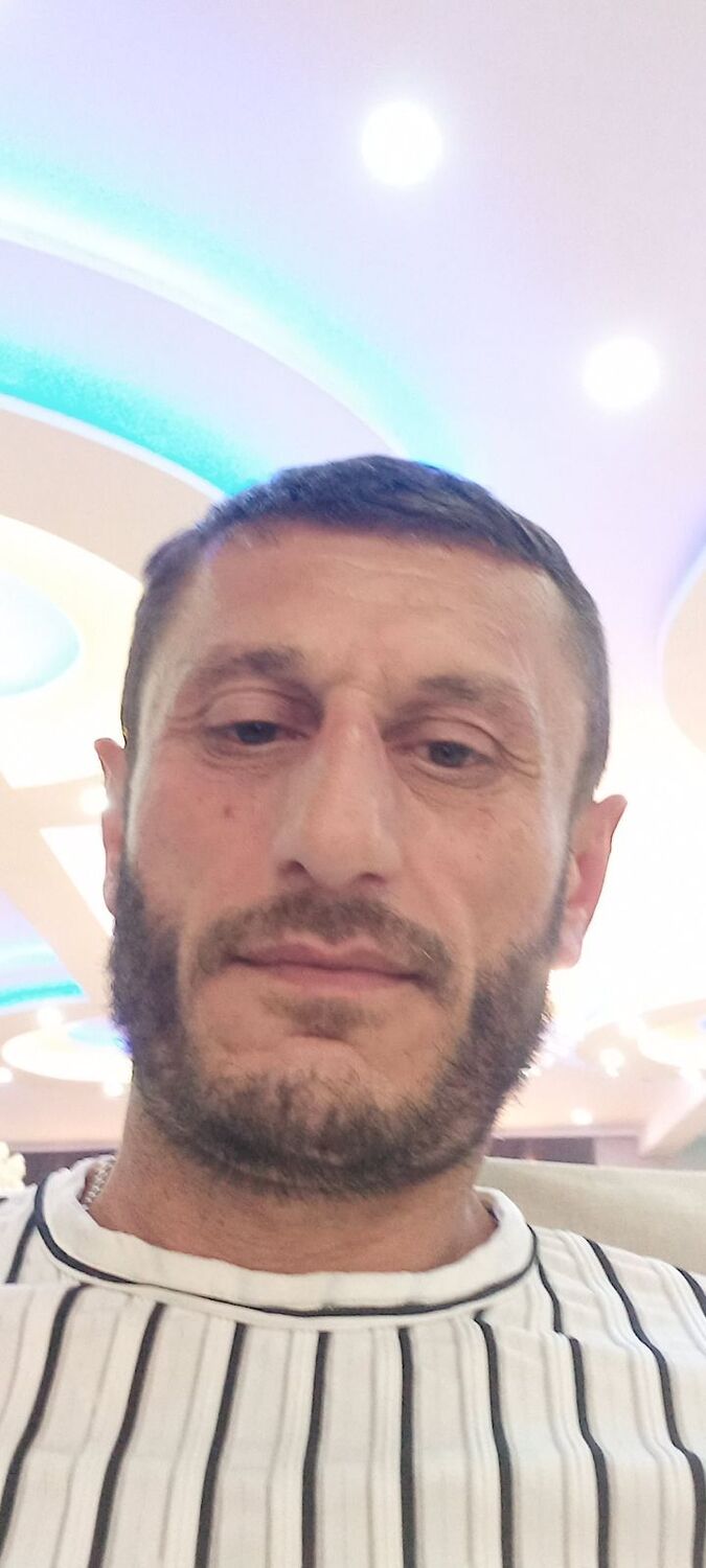  49595011  Niko, 46 ,    