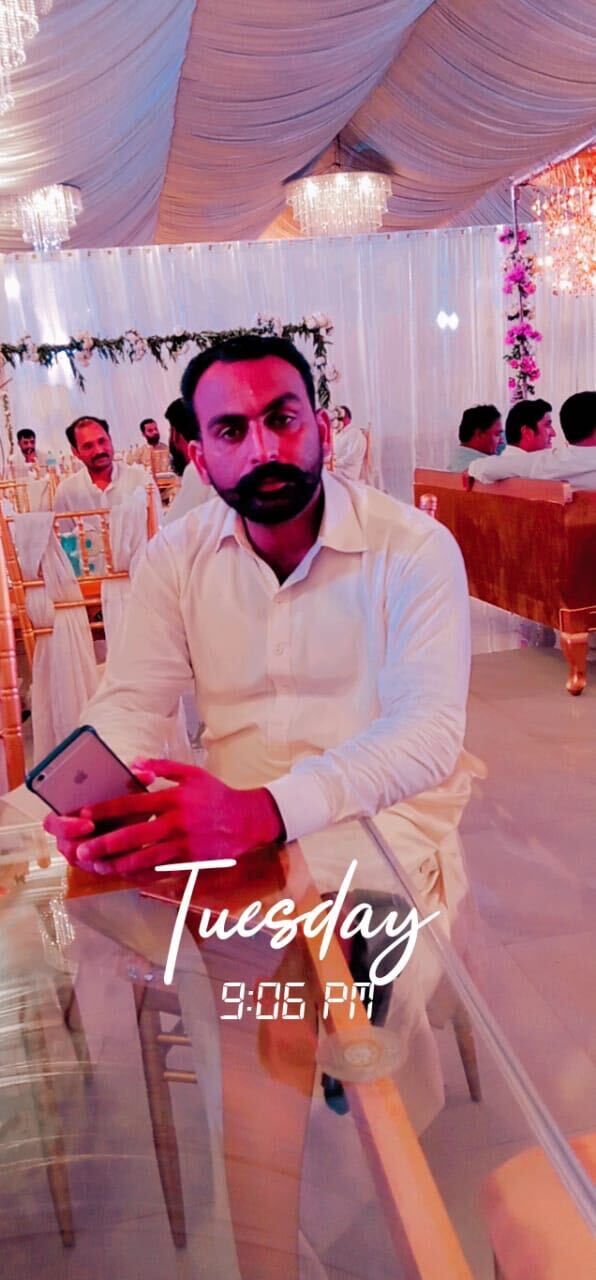  23501601  Malik, 23 ,    