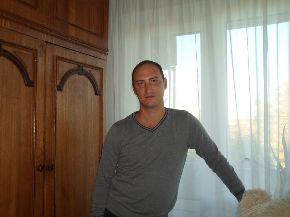  5001841  Vlad Naumov, 45 ,    
