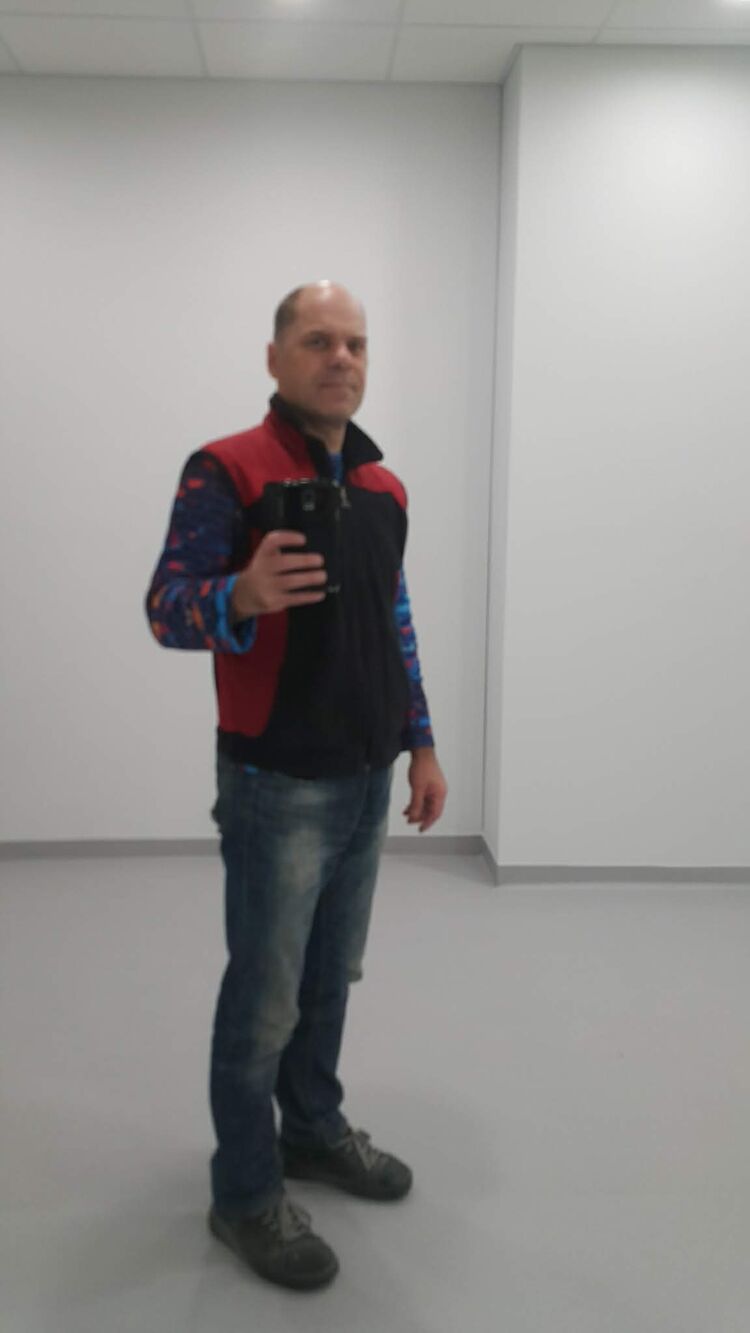  ,   Daxel, 53 ,   ,   