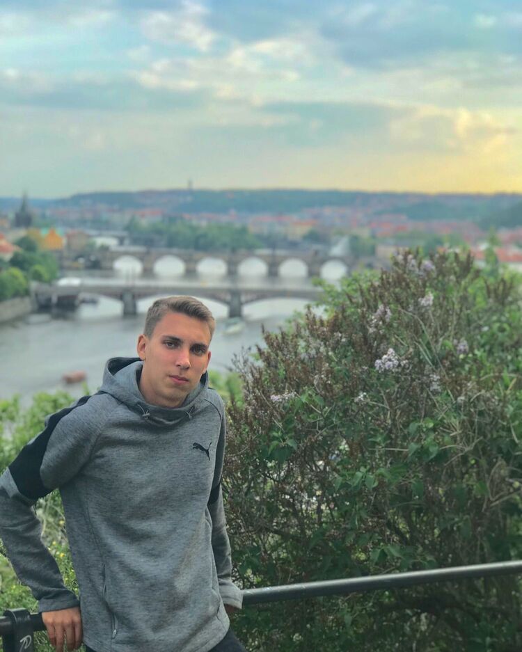  Praha,   Dmitry, 25 ,   ,   
