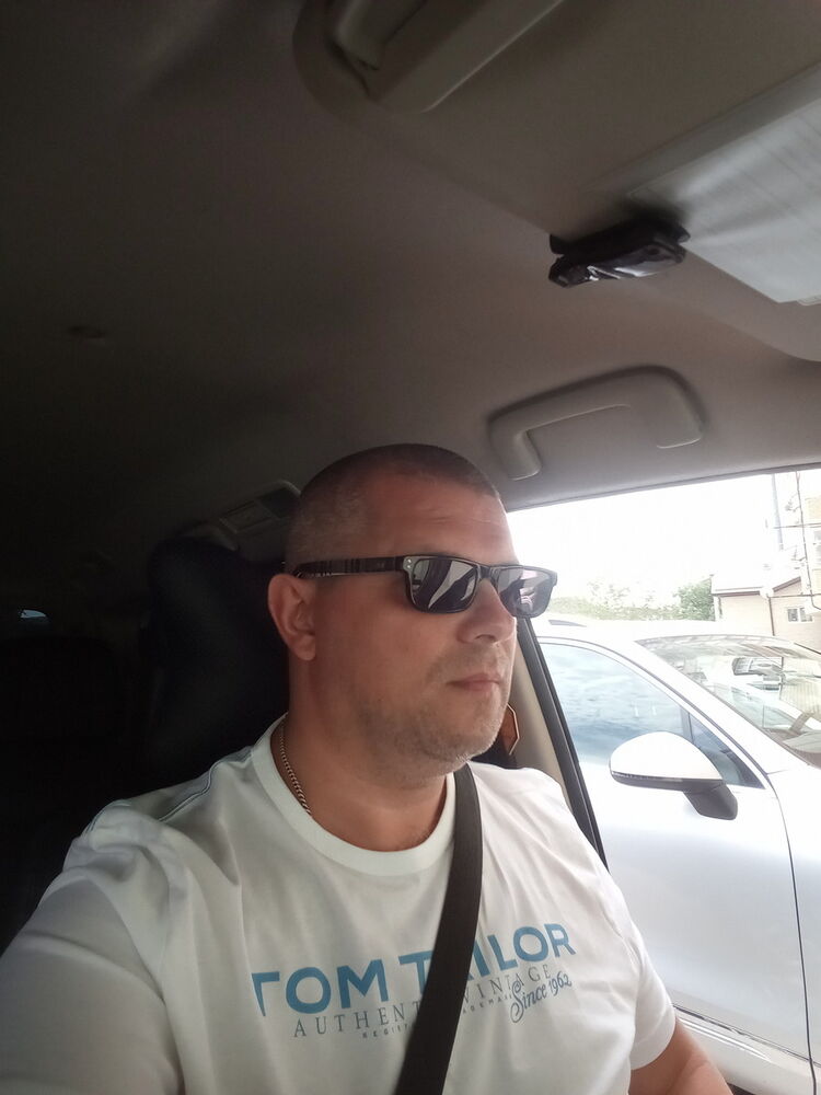  ,   Alex, 46 ,   ,   , c 