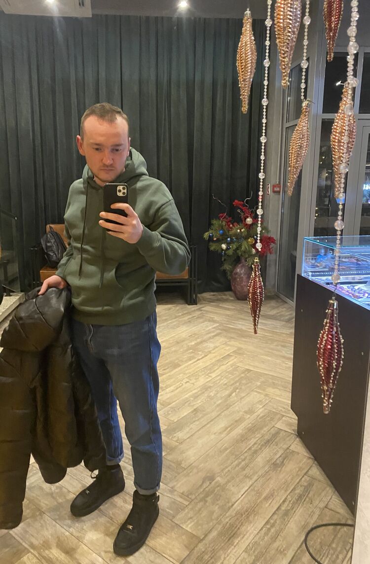  32418251  Evgen, 29 ,    