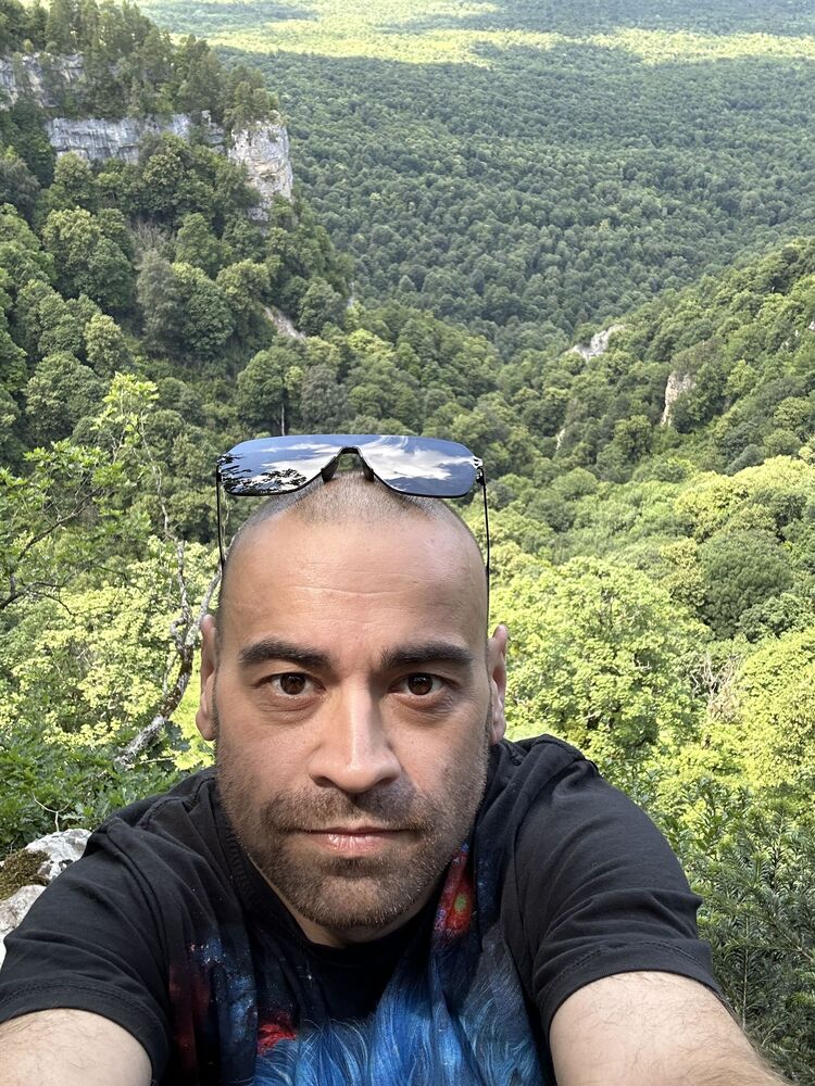  ,   Alex, 37 ,   ,   , c , 