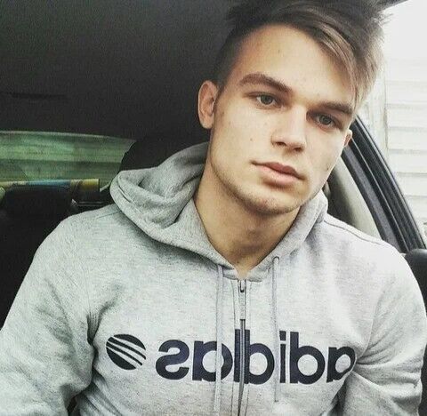  34002721  Akeksandr, 24 ,    