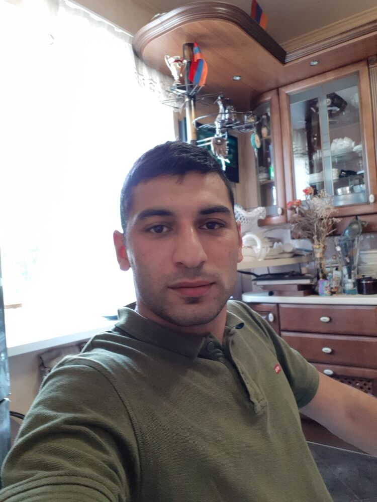  ,   Artur, 34 ,   ,   , c 