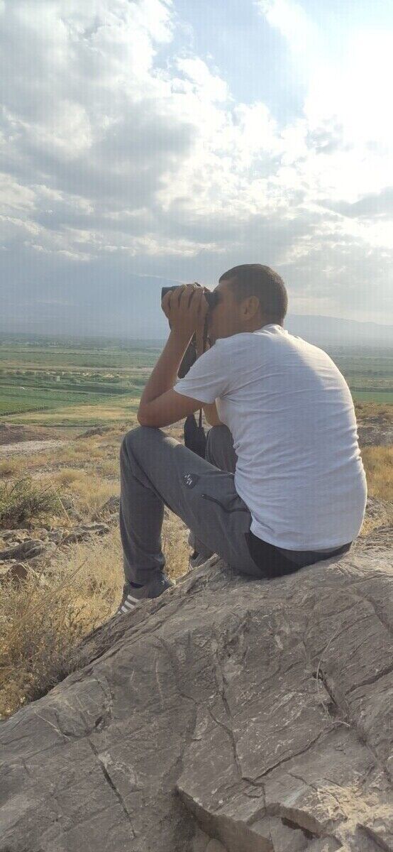  22409891  Narek, 32 ,    