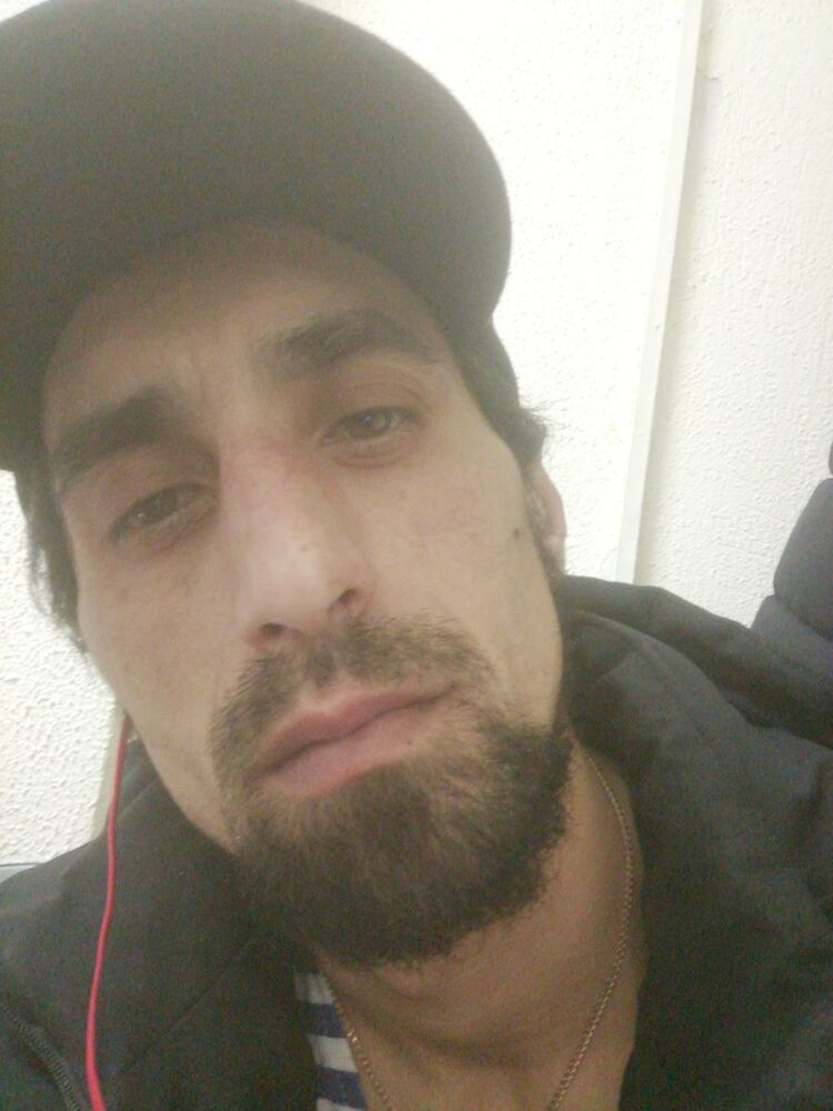  ,   Ali, 40 ,   ,   , c 