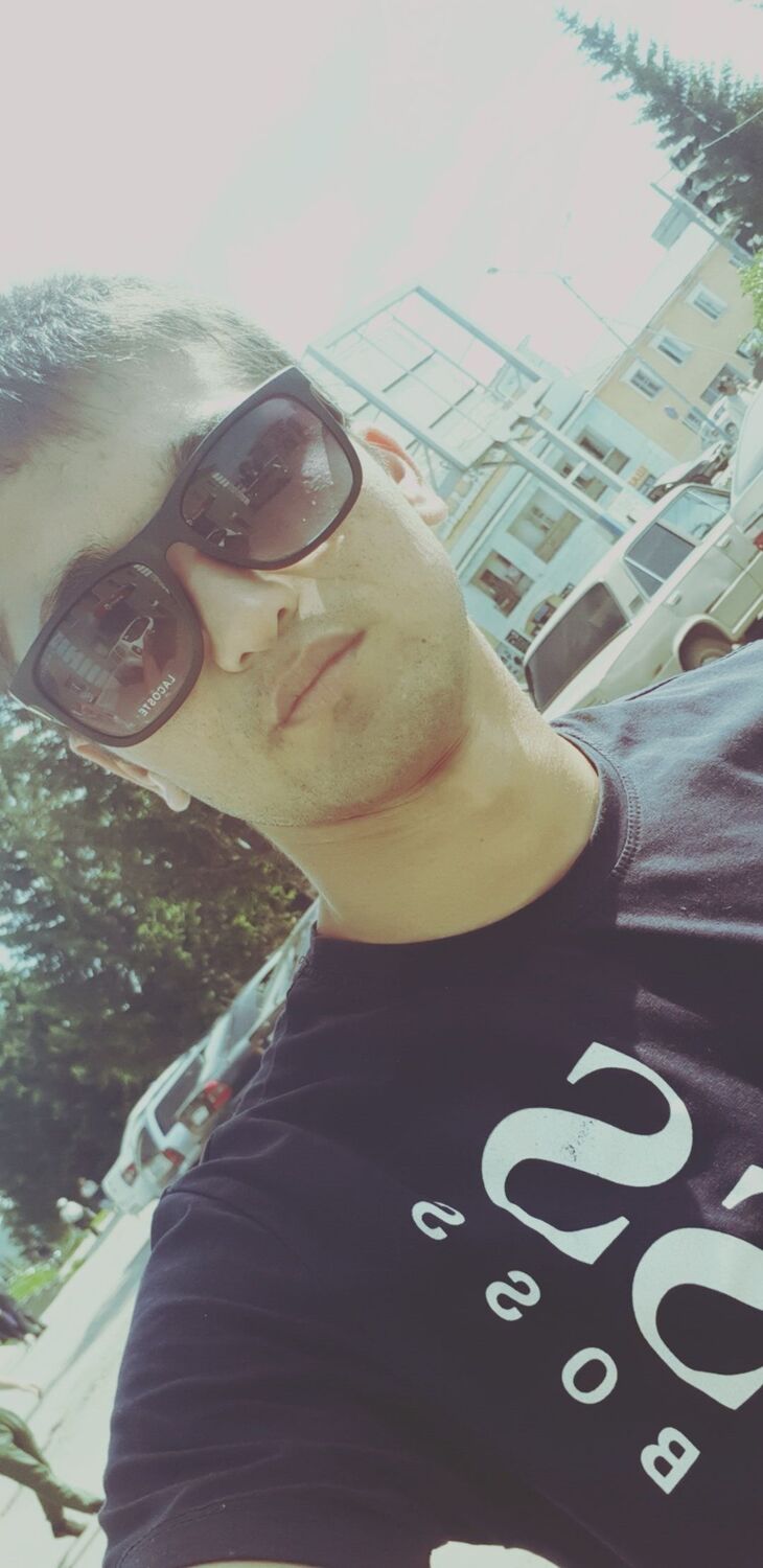  52083861  DAUREN, 31 ,    