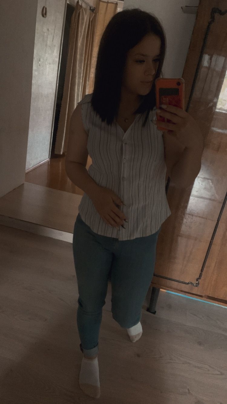  52944021  , 27 ,    