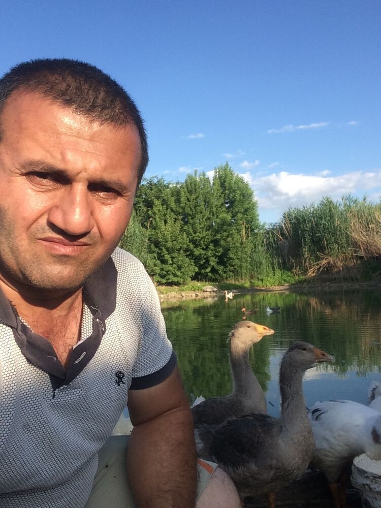  39813961  Garik, 47 ,    