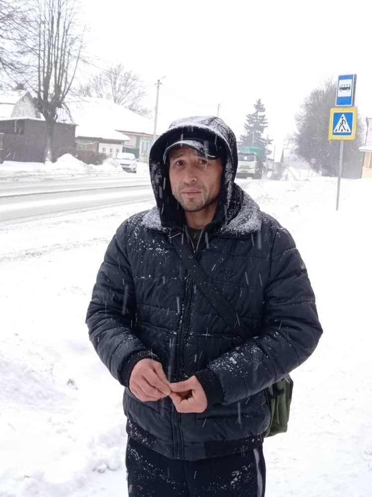  48310931  Rustam, 39 ,    