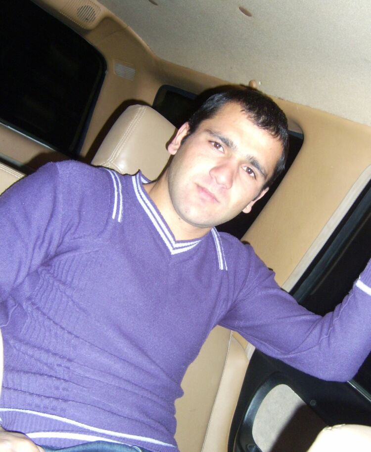  4627291  Artur, 36 ,    