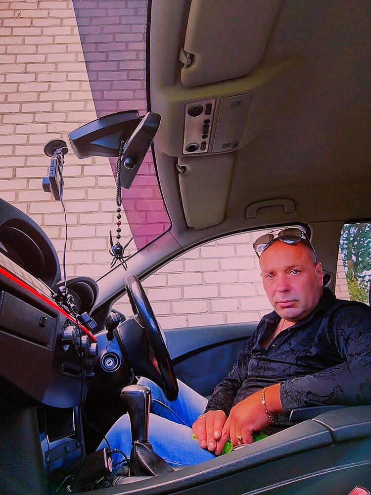  53277351  Piotr, 45 ,    