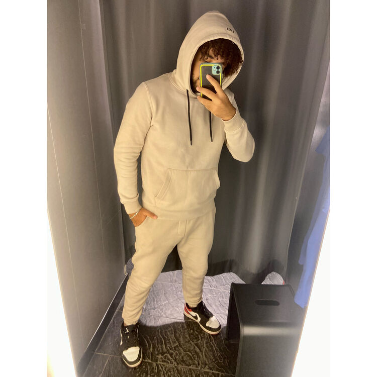  31015161  Emad, 23 ,    