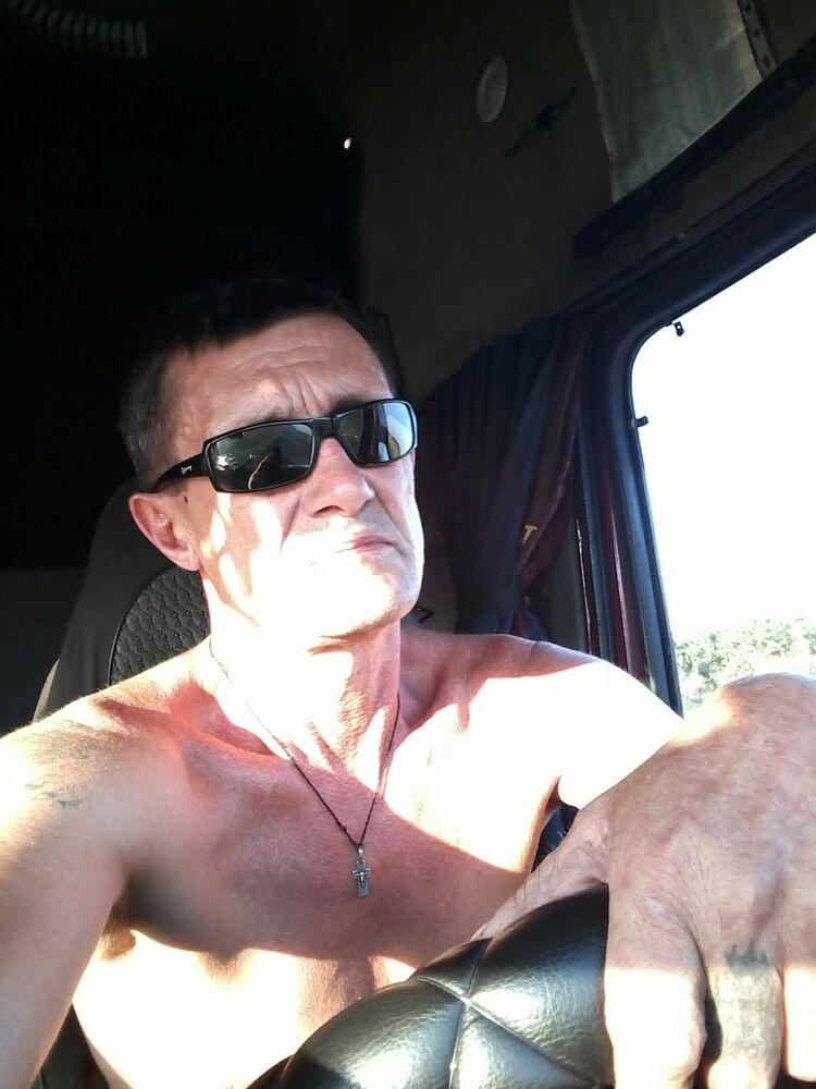  17258861  Vadim, 58 ,    