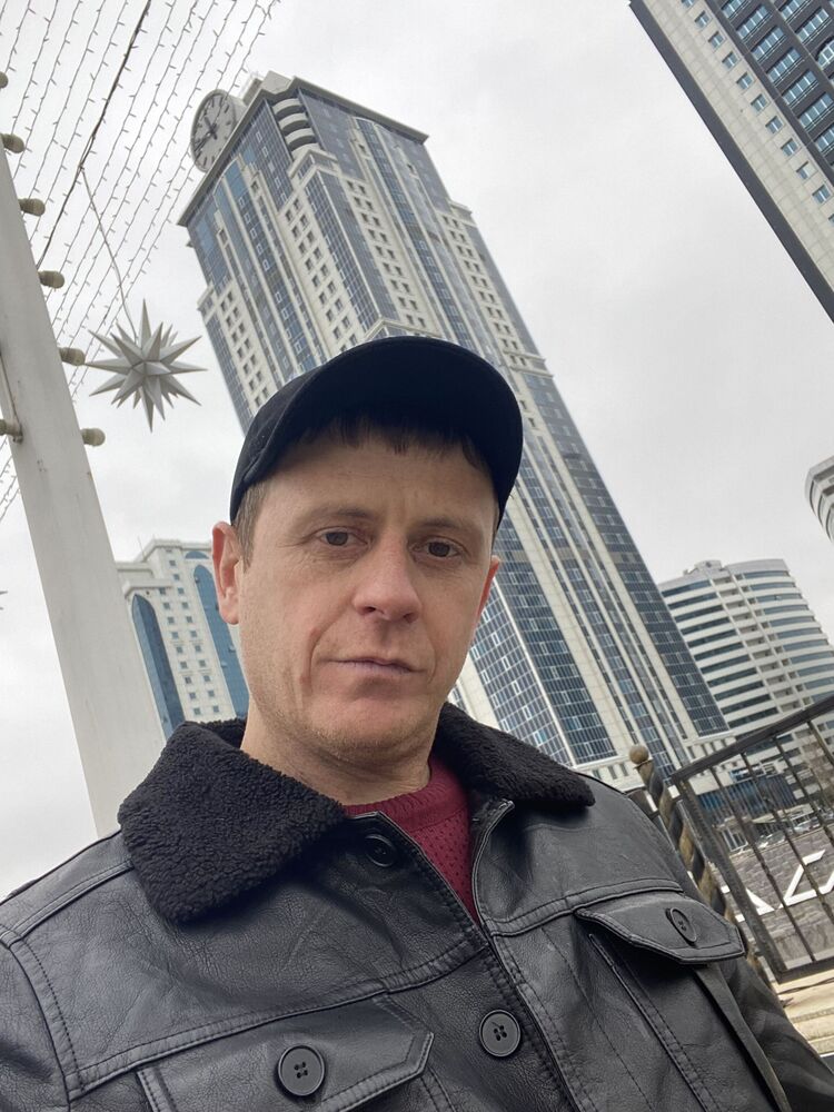  32801821  VLAD, 39 ,    