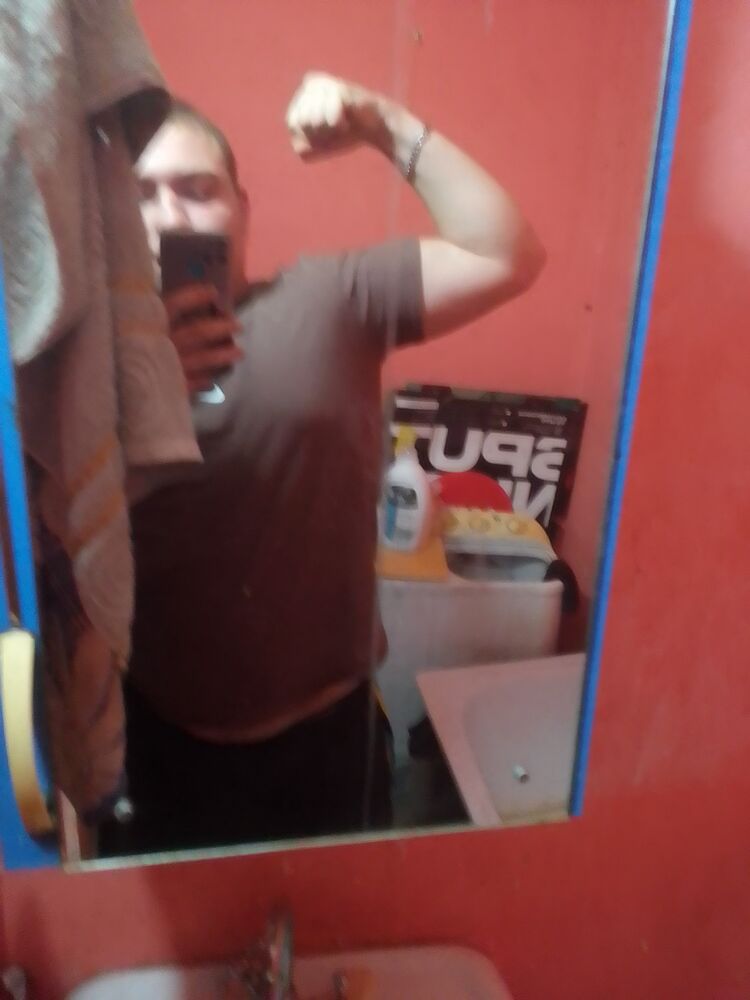  ,   Maksim, 21 ,   ,   