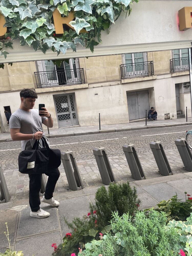  1er Arrondissement,   Alex, 23 ,   ,   
