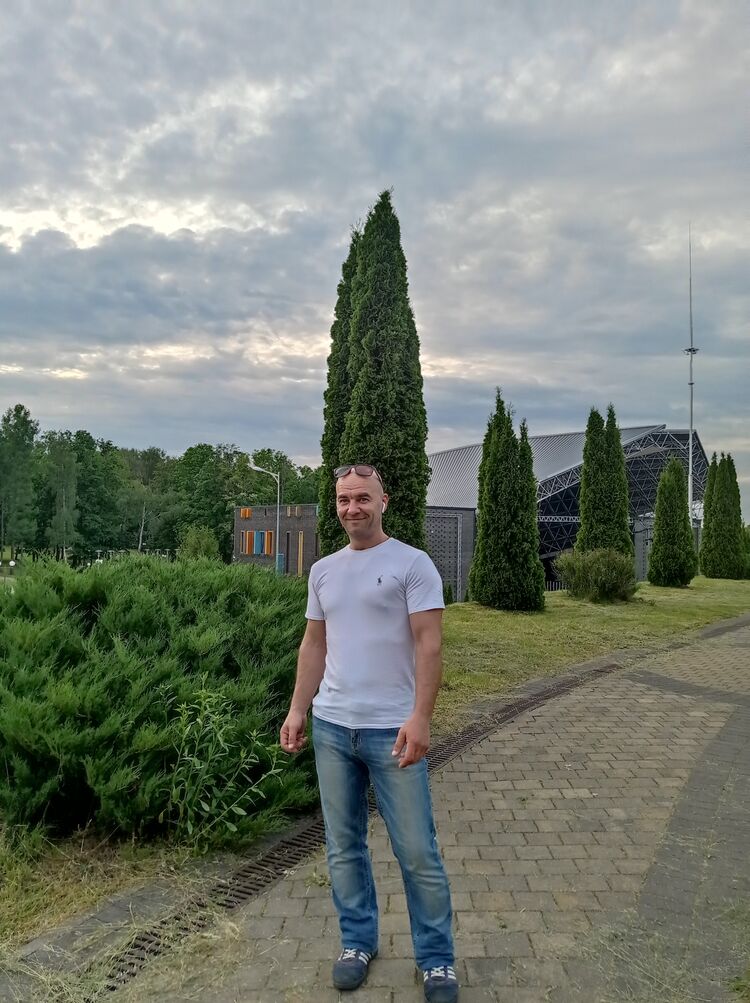  52047261  Alex, 39 ,    