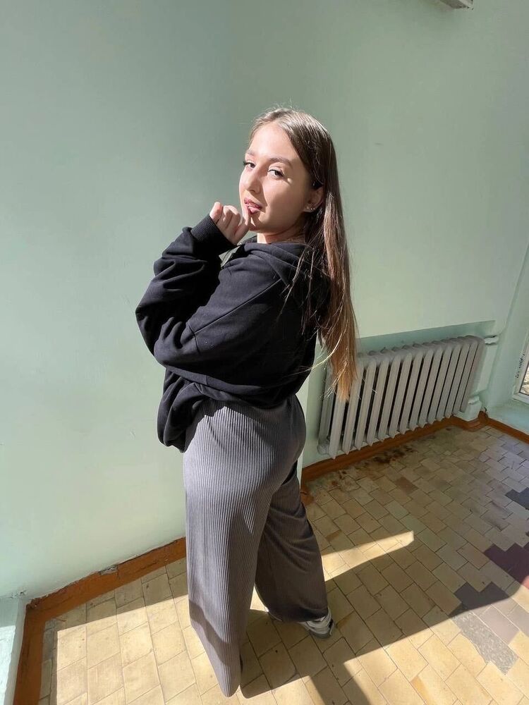  ,   Ekaterina, 20 ,   ,   , c 