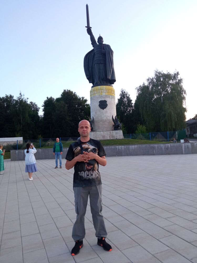  ,   Ivan, 37 ,   ,   , c 