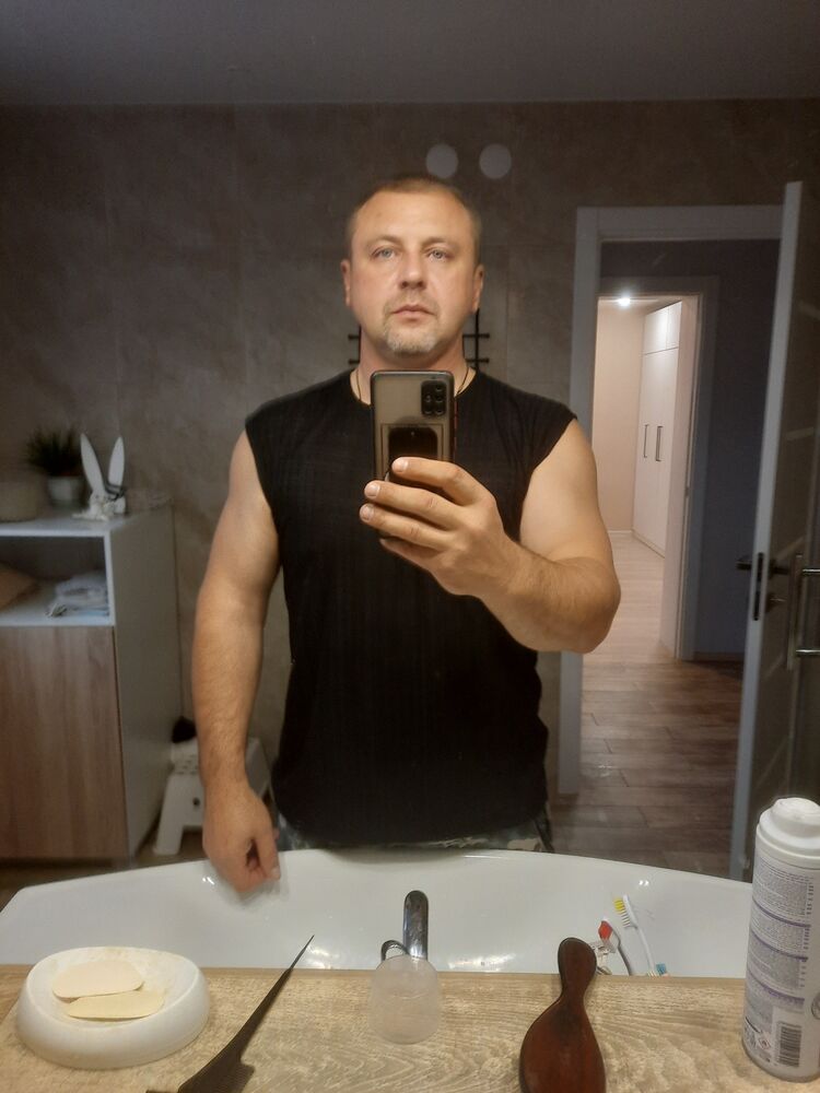  46943701  , 42 ,    
