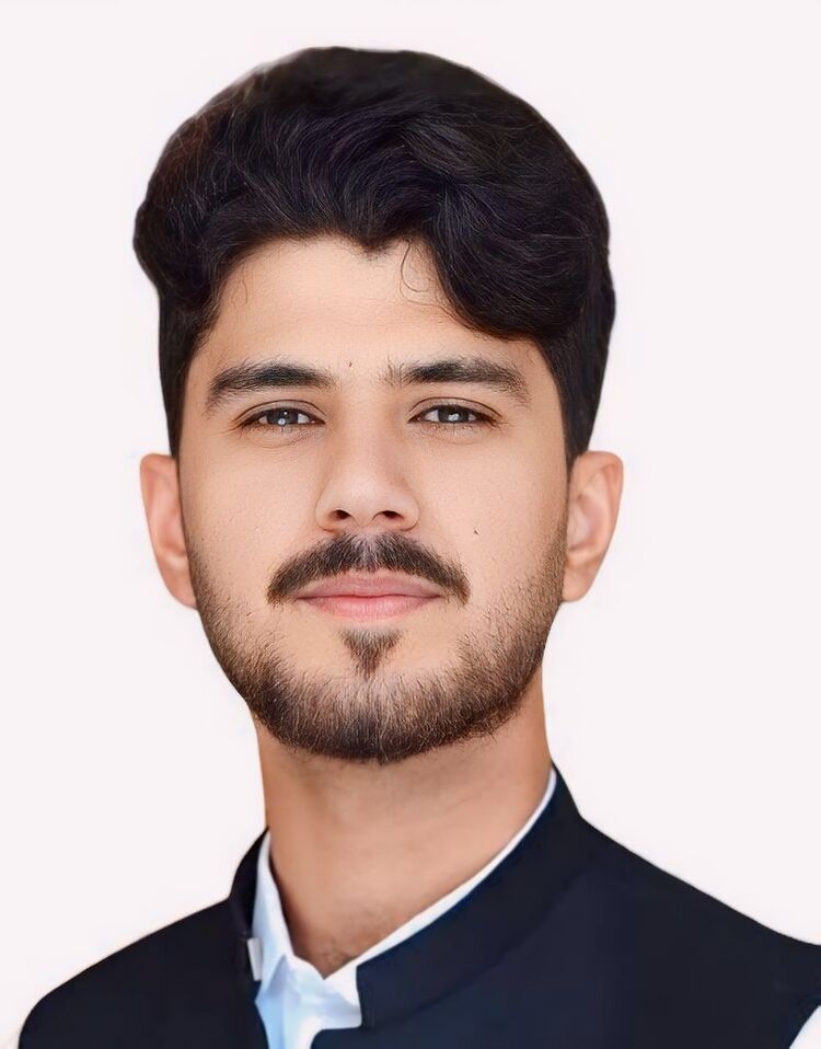  54737721  Romi, 23 ,    