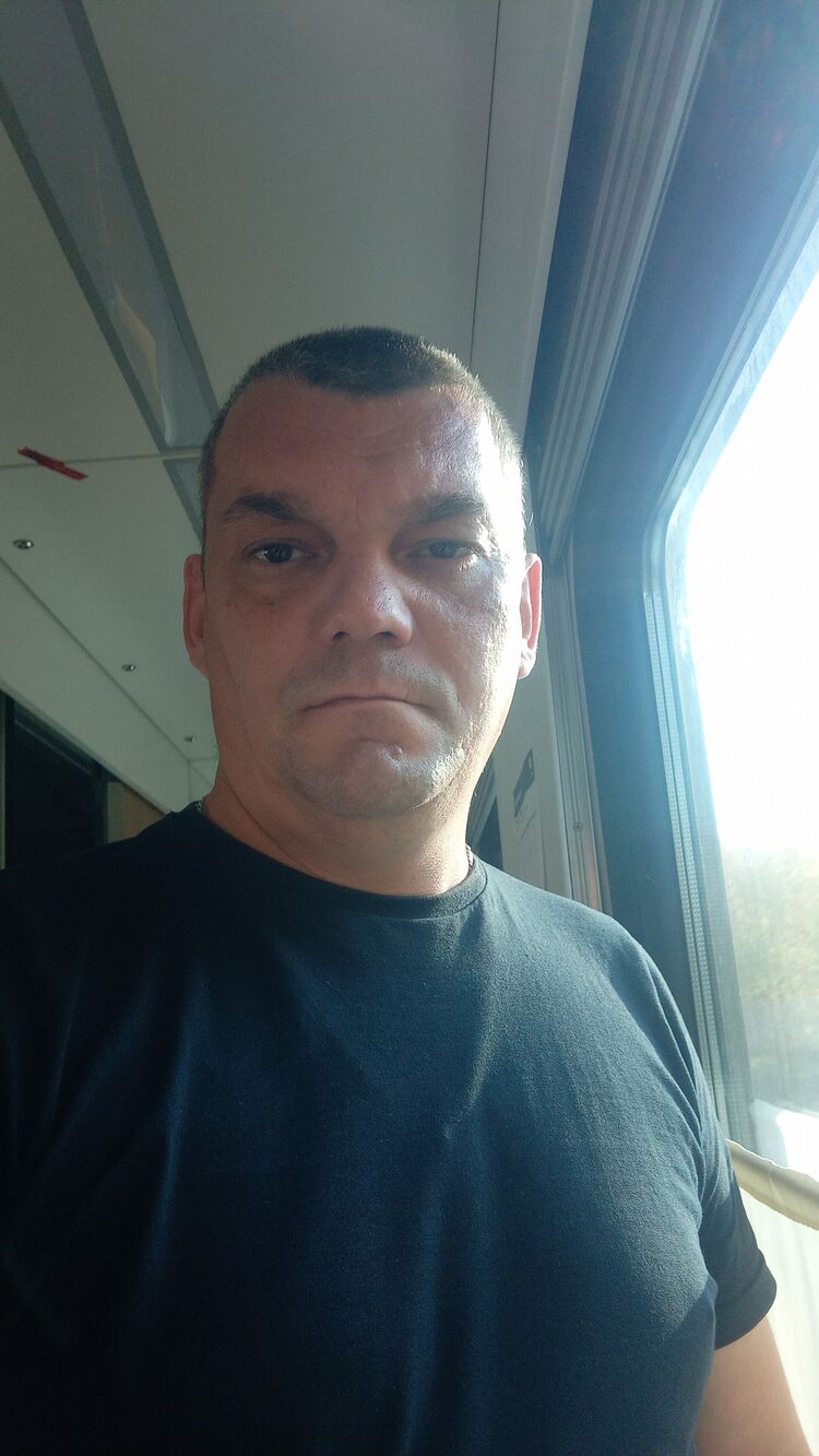  46015831  , 42 ,    