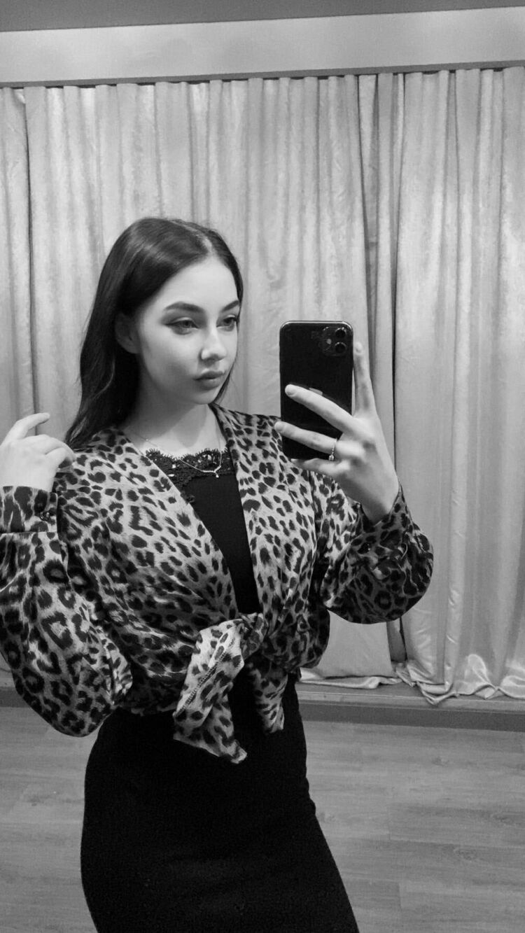  51161401  Mila, 19 ,    Deleted