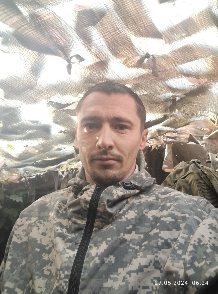  44037351  Valek, 32 ,    