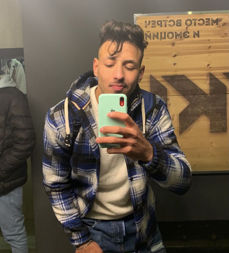  32321251  , 22 ,    